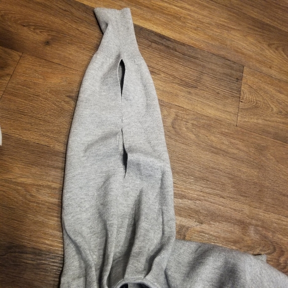 Good American Off-the-Shoulder Sweater - Picture 7 of 7